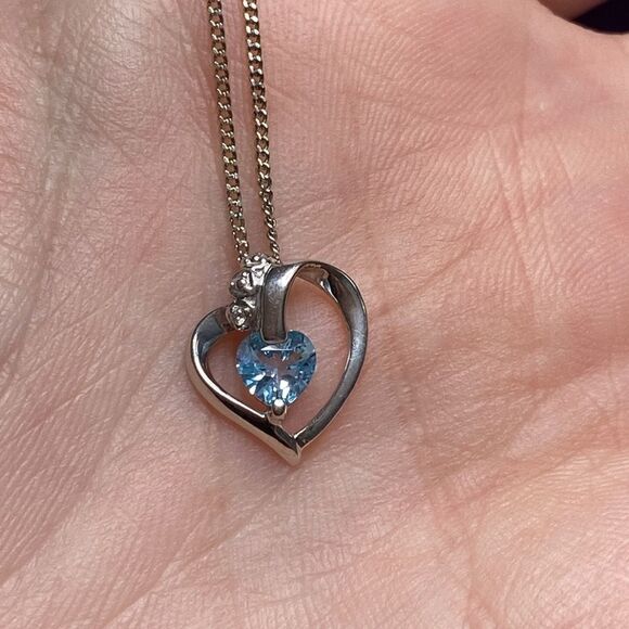💛 10K White Gold Blue Topaz and 0.005cttw Diamond Heart Necklace - Picture 8 of 9